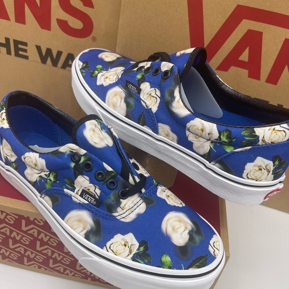 Vans Men’s Era
(Romantic Floral) Lapis Blue Sneakers 
VN0A38FRVP9 - Picture 11 of 16
